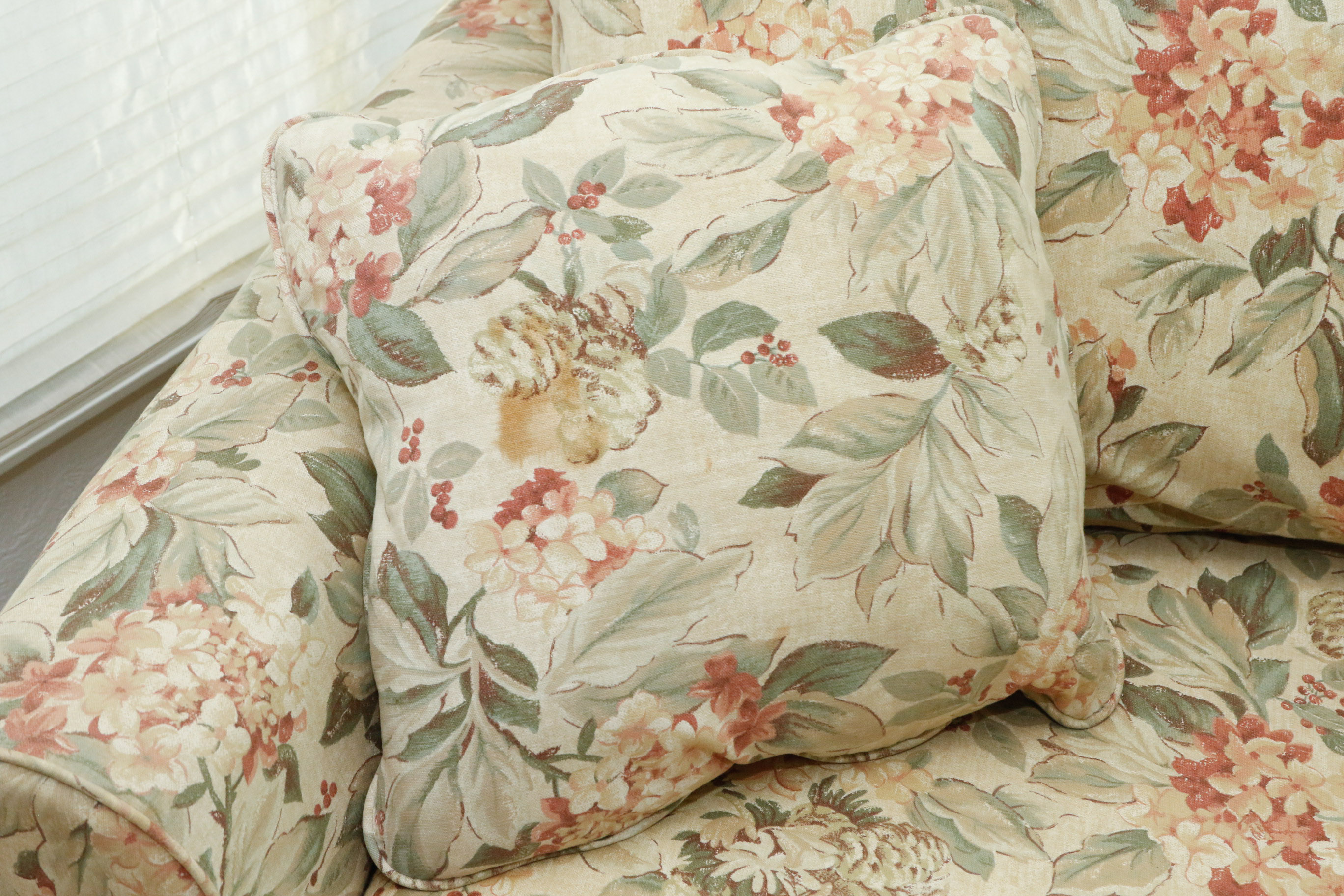 Ellis Home Furnishings Convertible Sleeper Chair