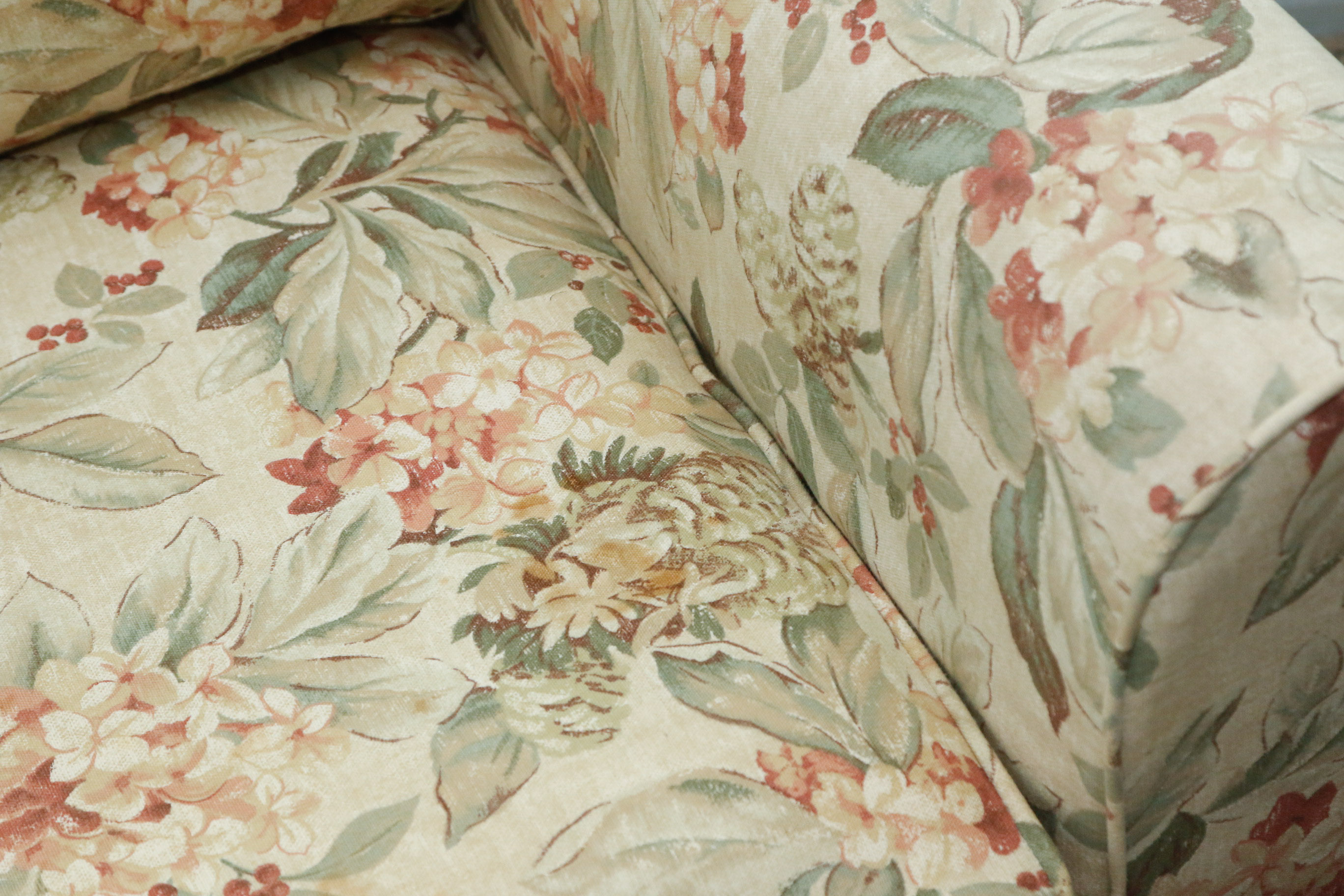 Ellis Home Furnishings Convertible Sleeper Chair