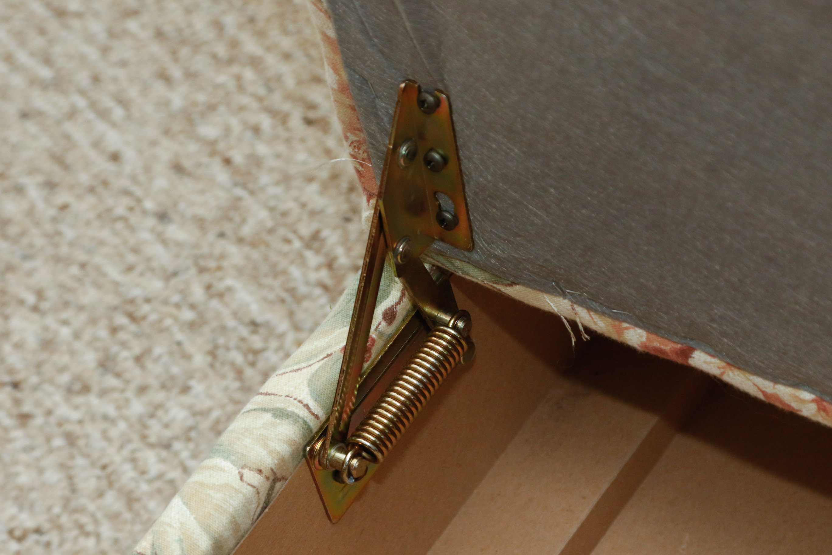 Ellis Home Furnishings Convertible Sleeper Chair