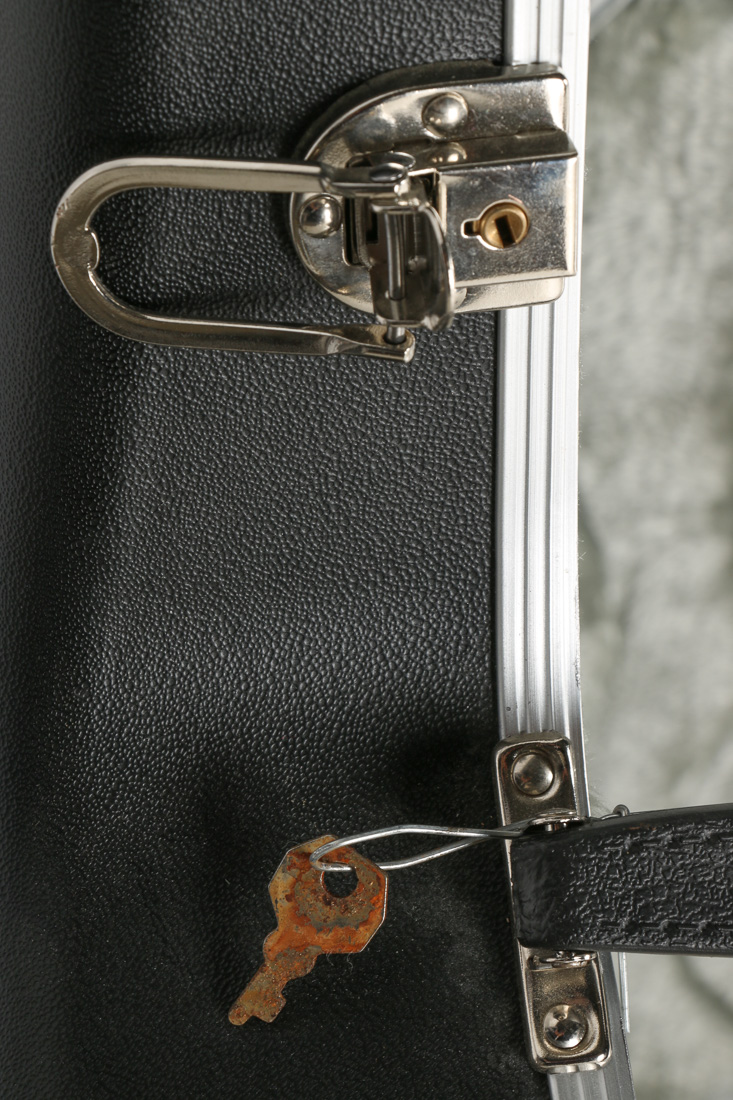 Yamaha F335 Acoustic Guitar With Case