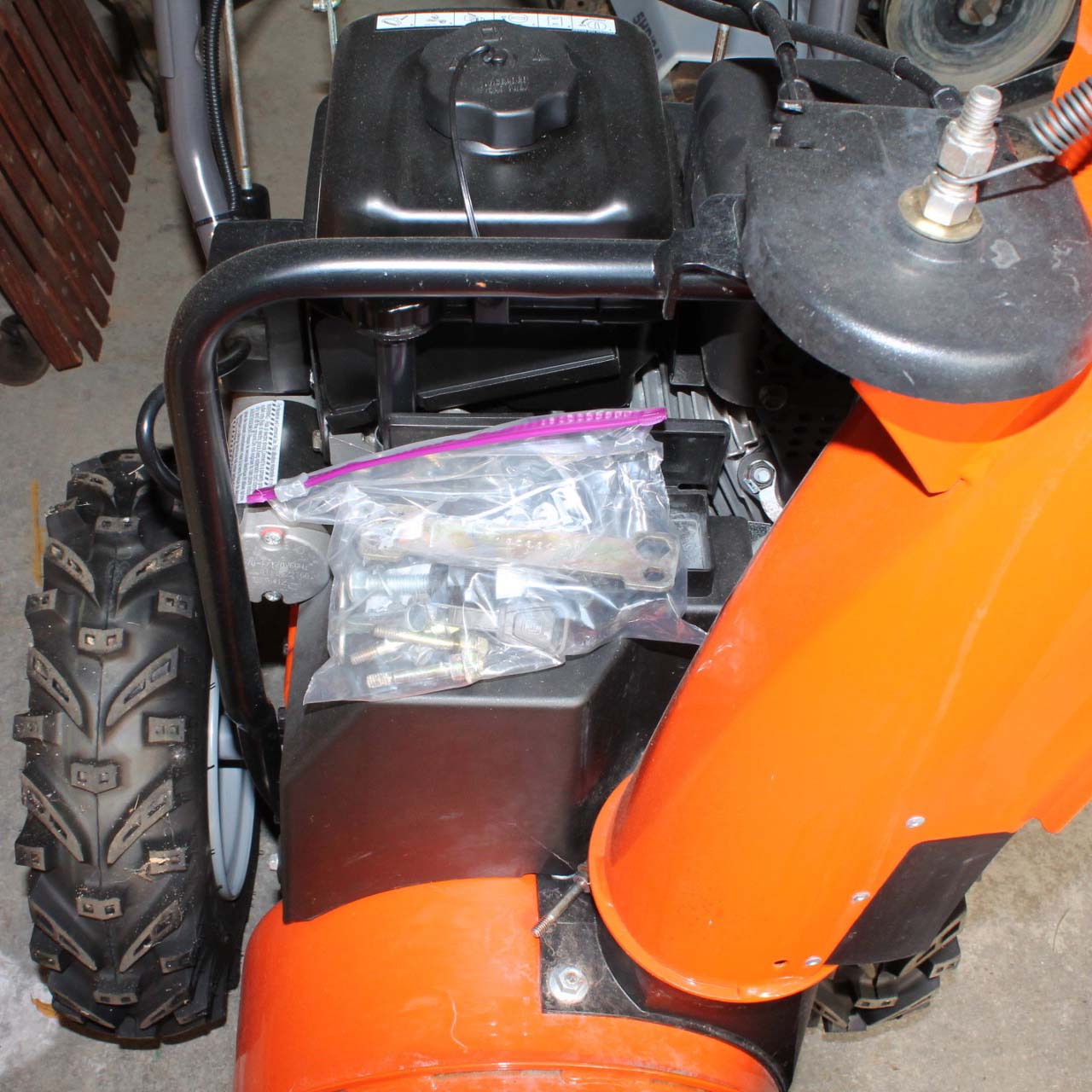 Husqvarna 924HV Snowblower