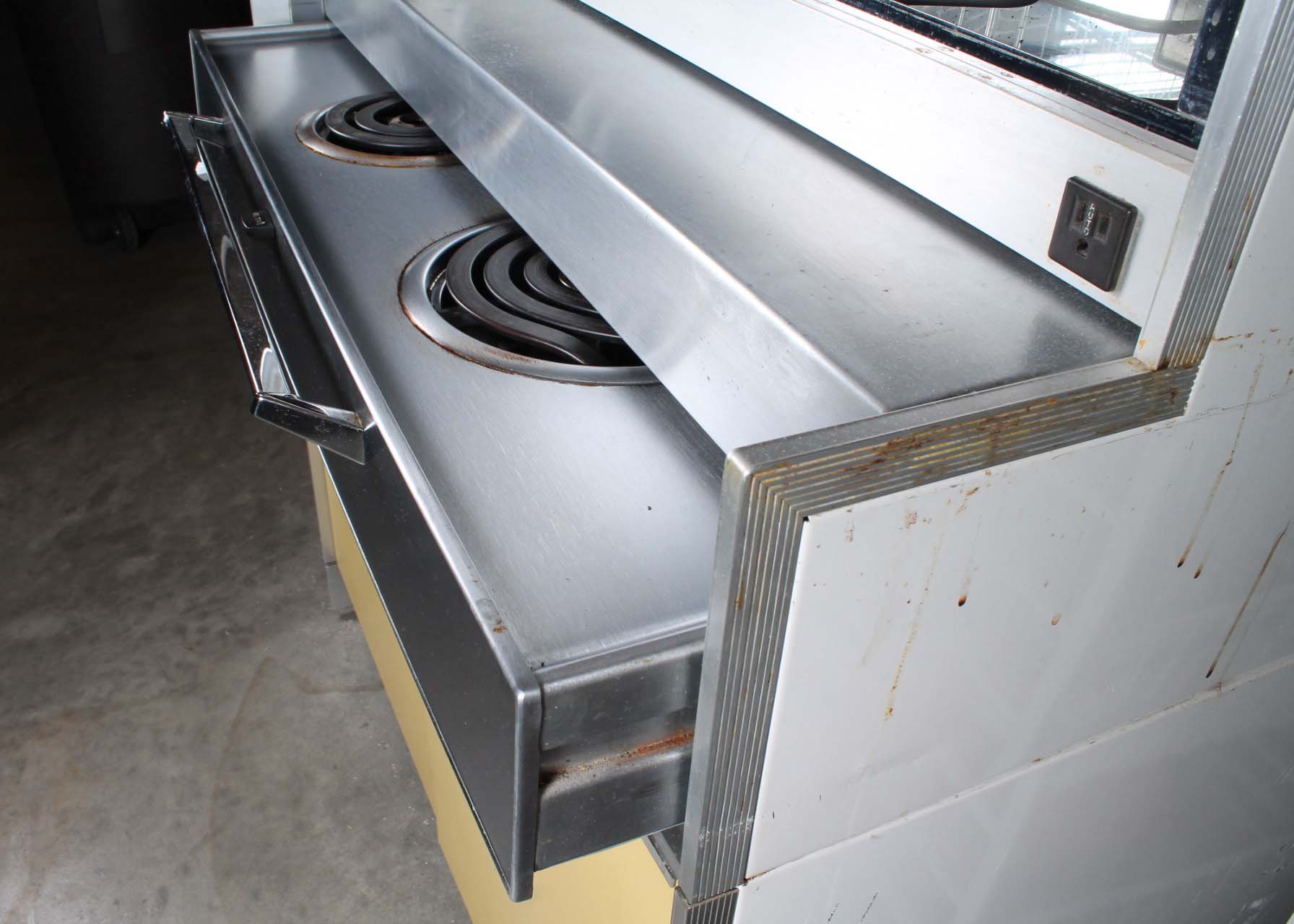 Vintage 1960's Frigidaire Flair Range