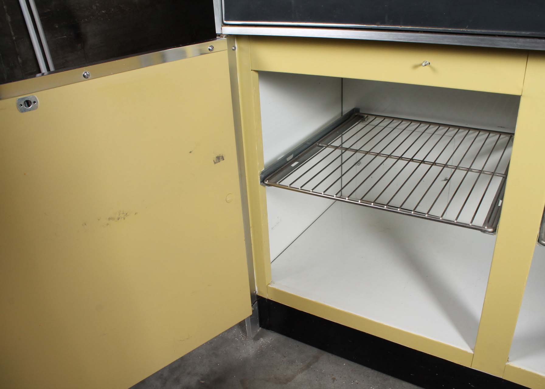 Vintage 1960's Frigidaire Flair Range
