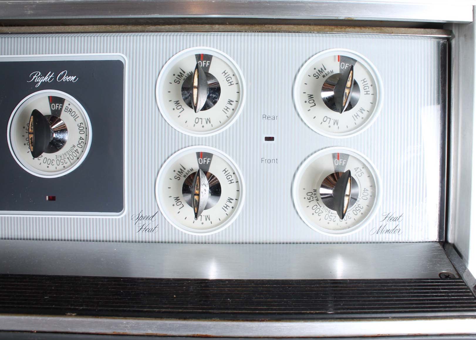 Vintage 1960's Frigidaire Flair Range