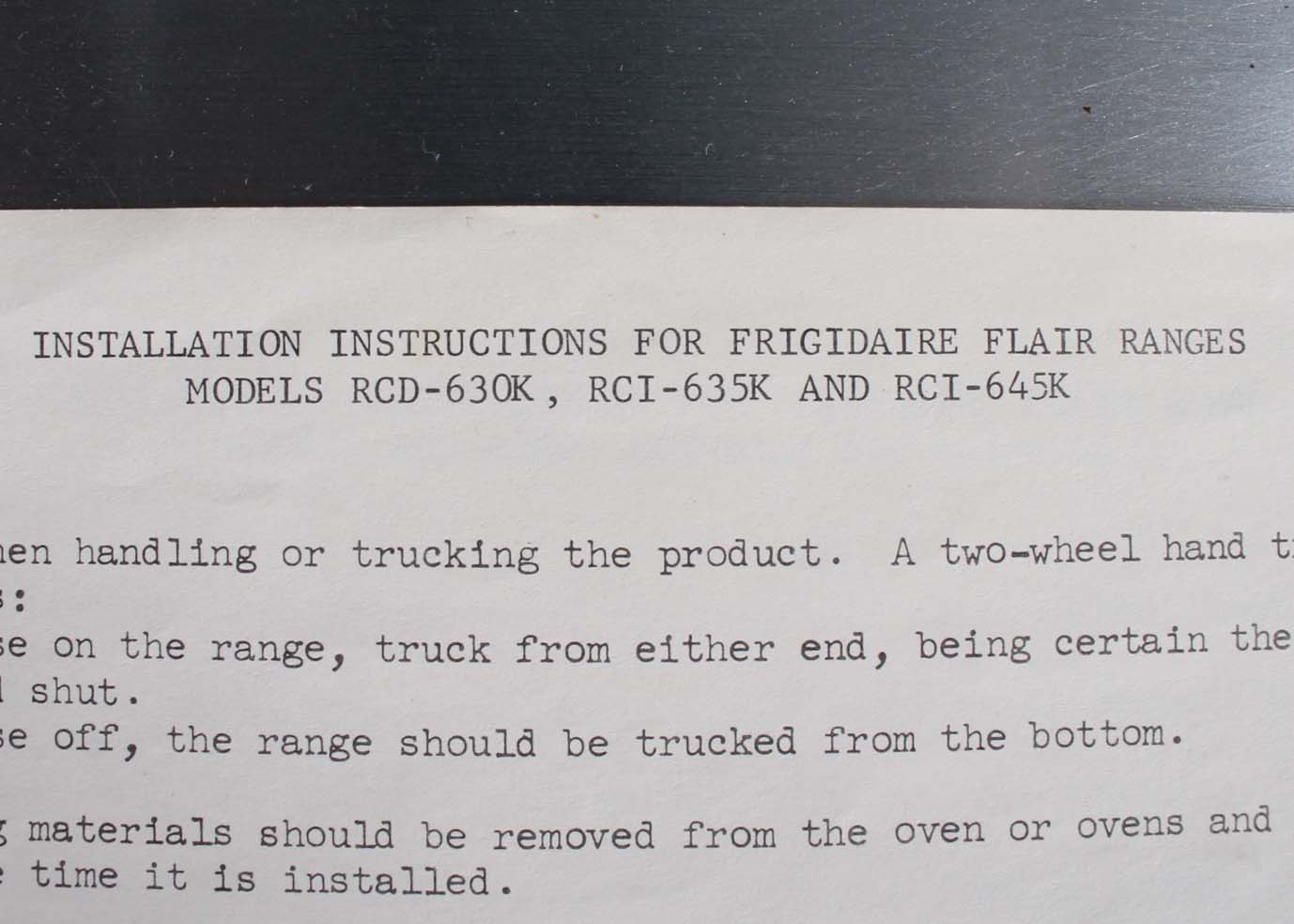 Vintage 1960's Frigidaire Flair Range