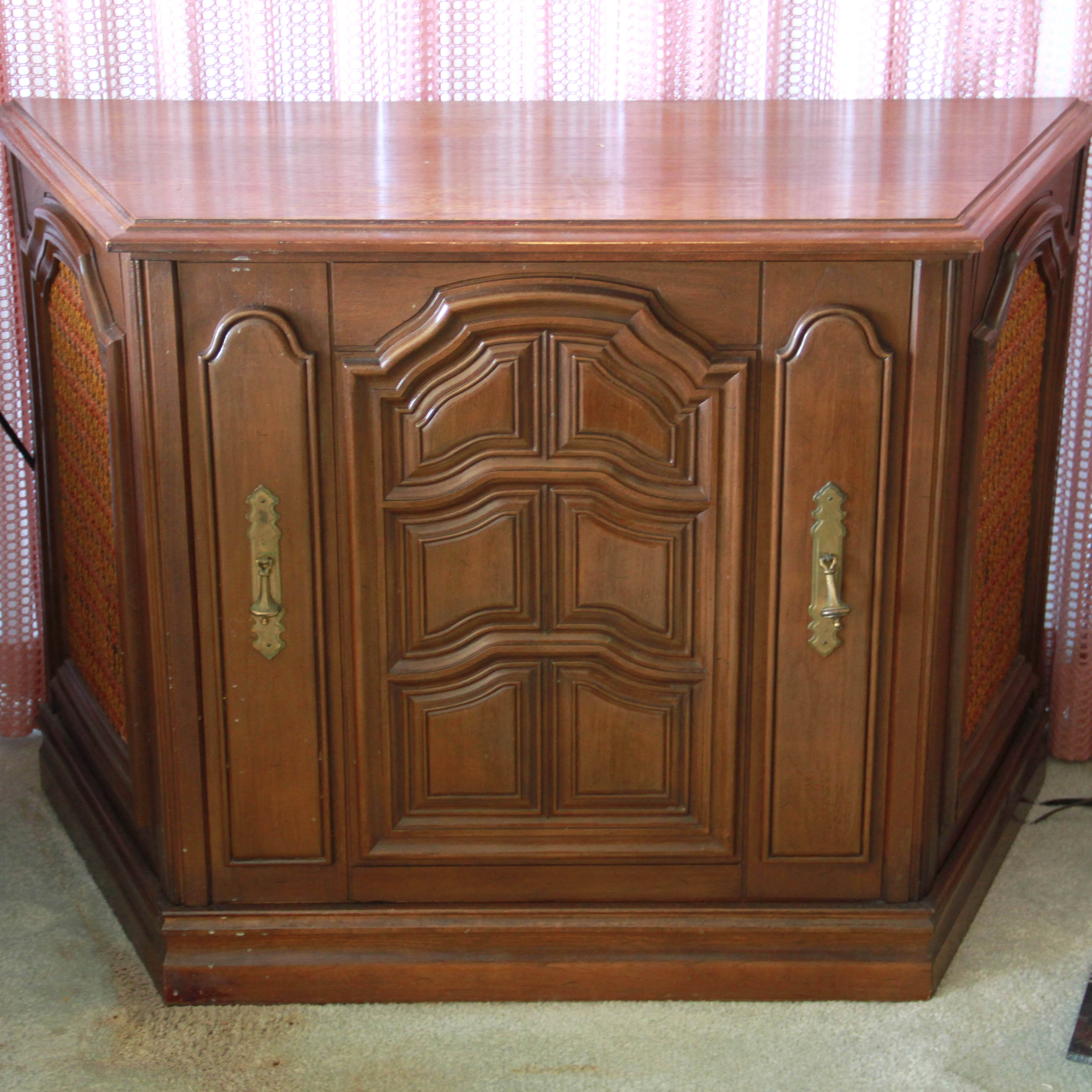 Vintage RCA Hi-Fi Stereo in Cabinet