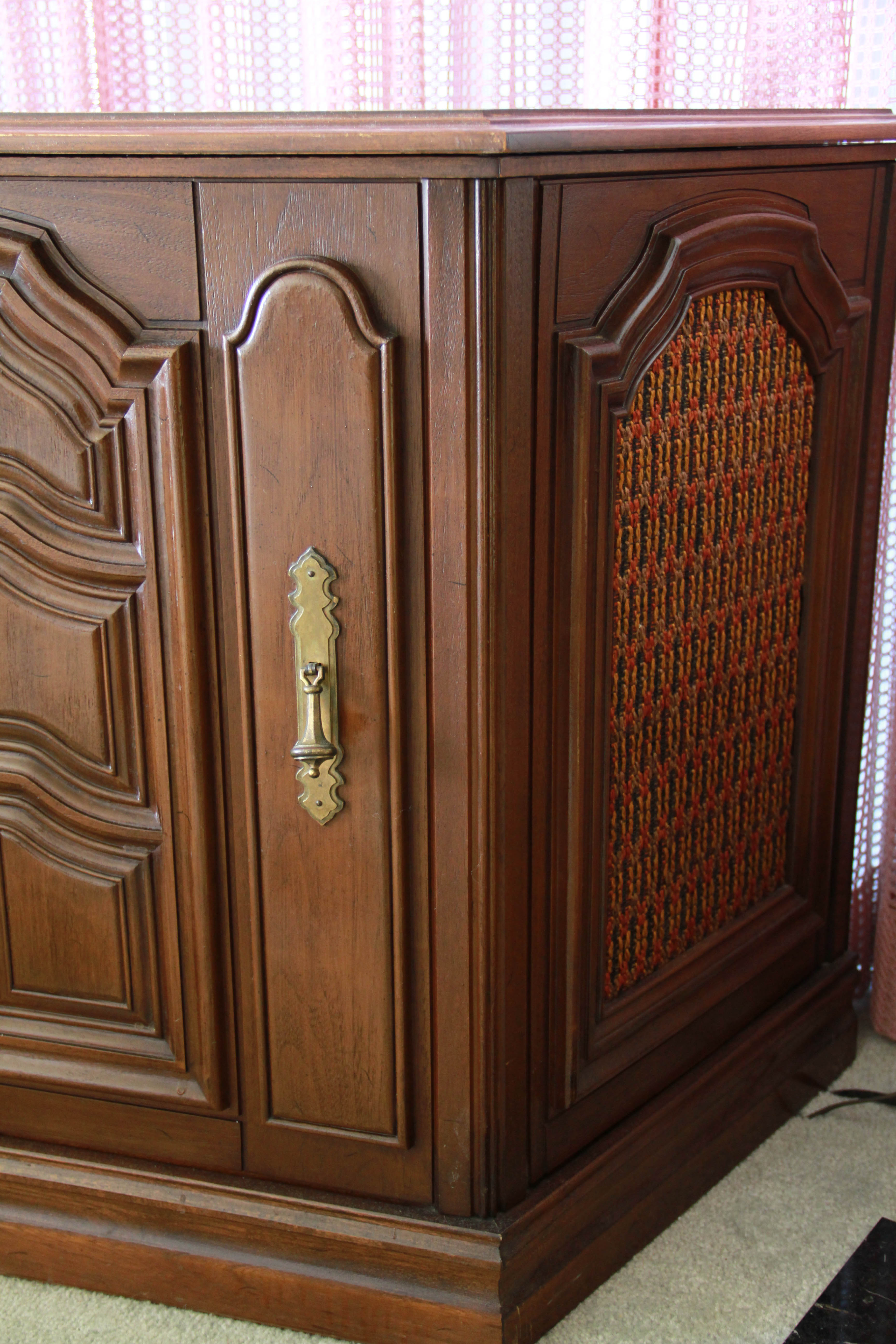 Vintage RCA Hi-Fi Stereo in Cabinet