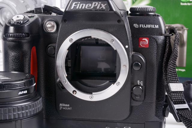 2002 Fuji Film Finepix S2 Pro Digital Camera