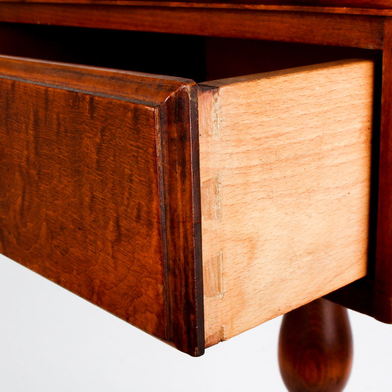 Mahogany Pedestal Table