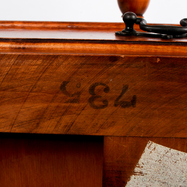 Mahogany Pedestal Table