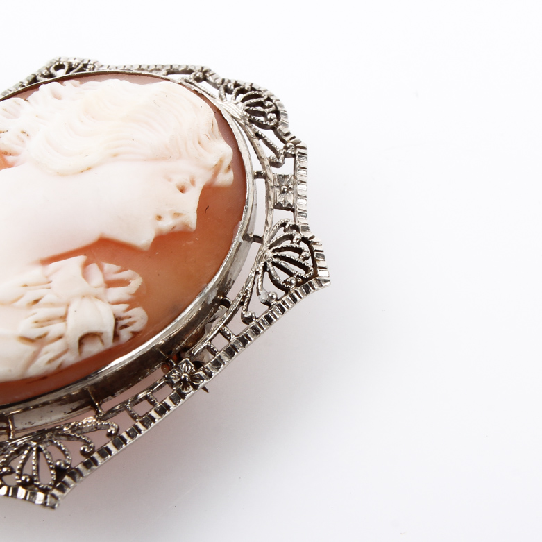 14K White Gold Cameo