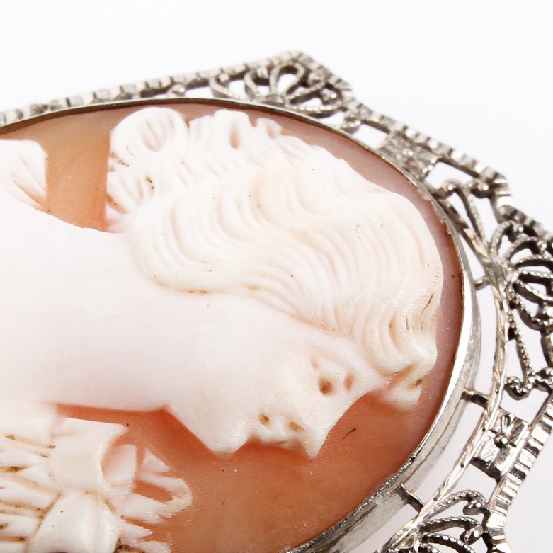14K White Gold Cameo