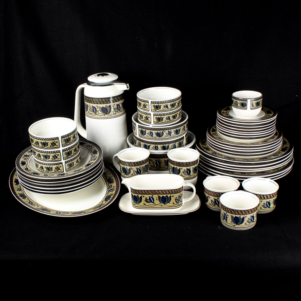 Mikasa Intaglio "Arabella" Casual Dinnerware