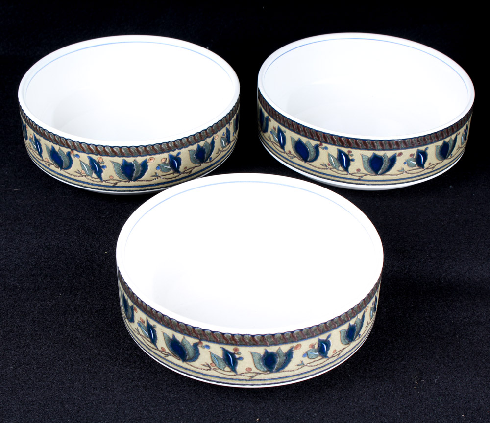 Mikasa Intaglio "Arabella" Casual Dinnerware