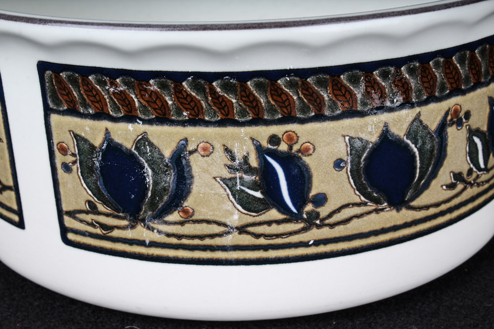 Mikasa Intaglio "Arabella" Casual Dinnerware