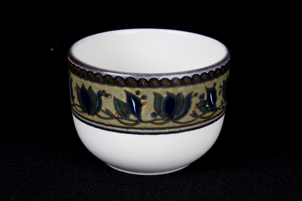 Mikasa Intaglio "Arabella" Casual Dinnerware