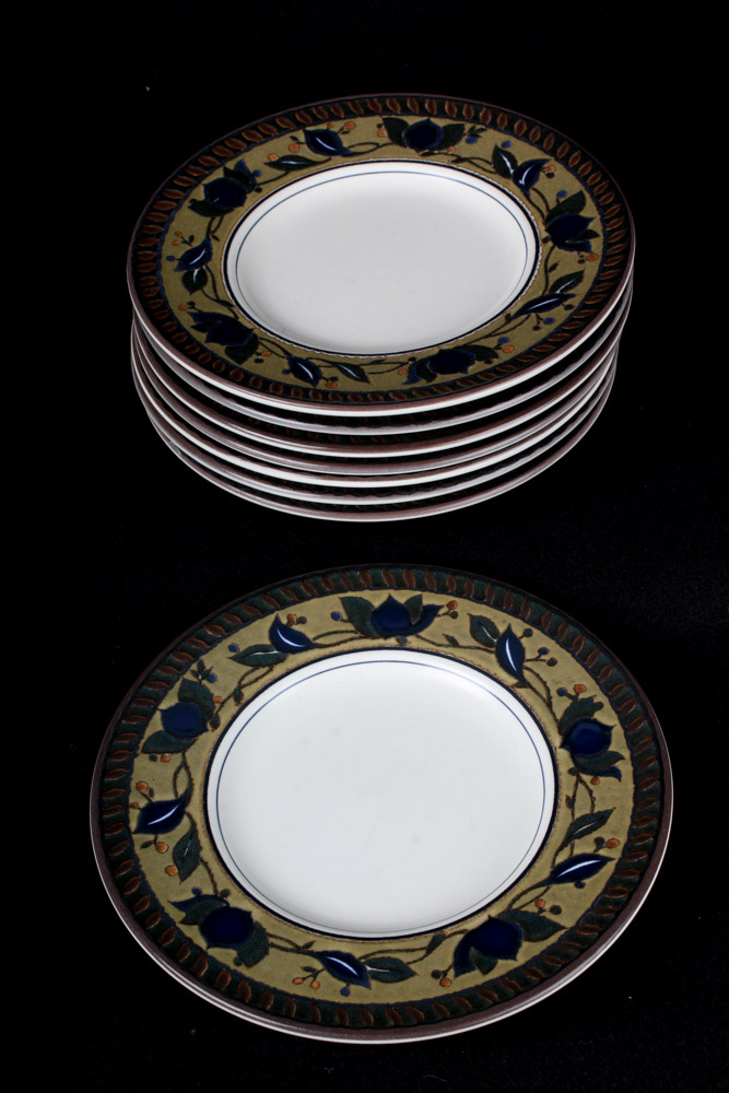 Mikasa Intaglio "Arabella" Casual Dinnerware