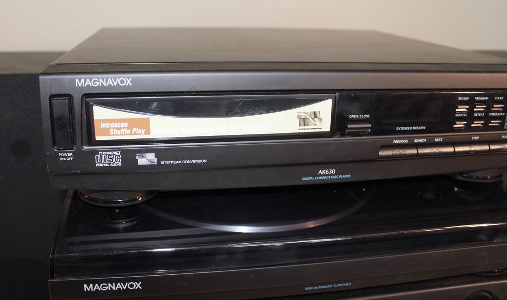 Magnavox Stereo With CD Player and Speakers