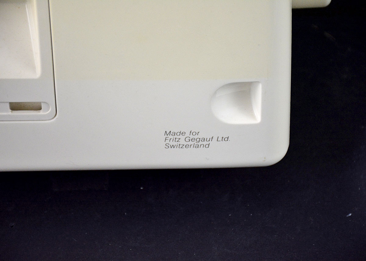 Bernina 2000DE Serger