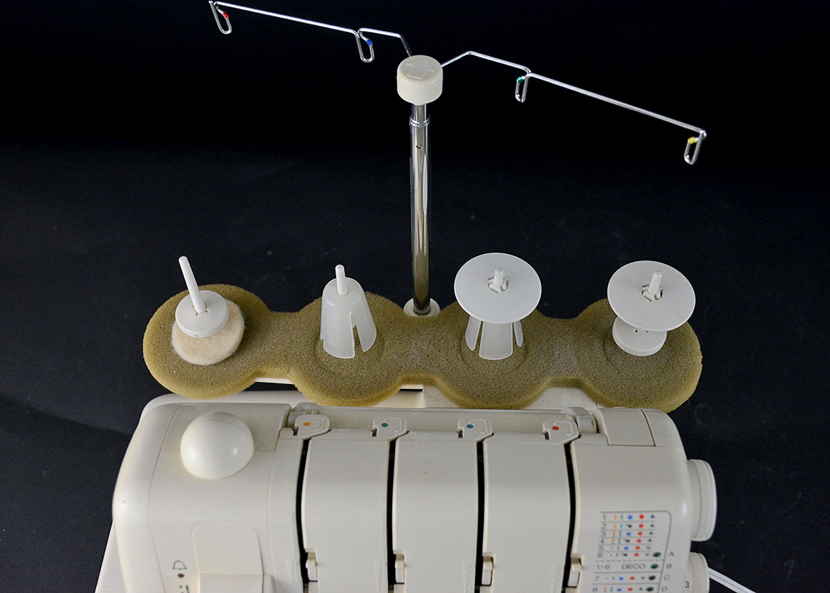 Bernina 2000DE Serger