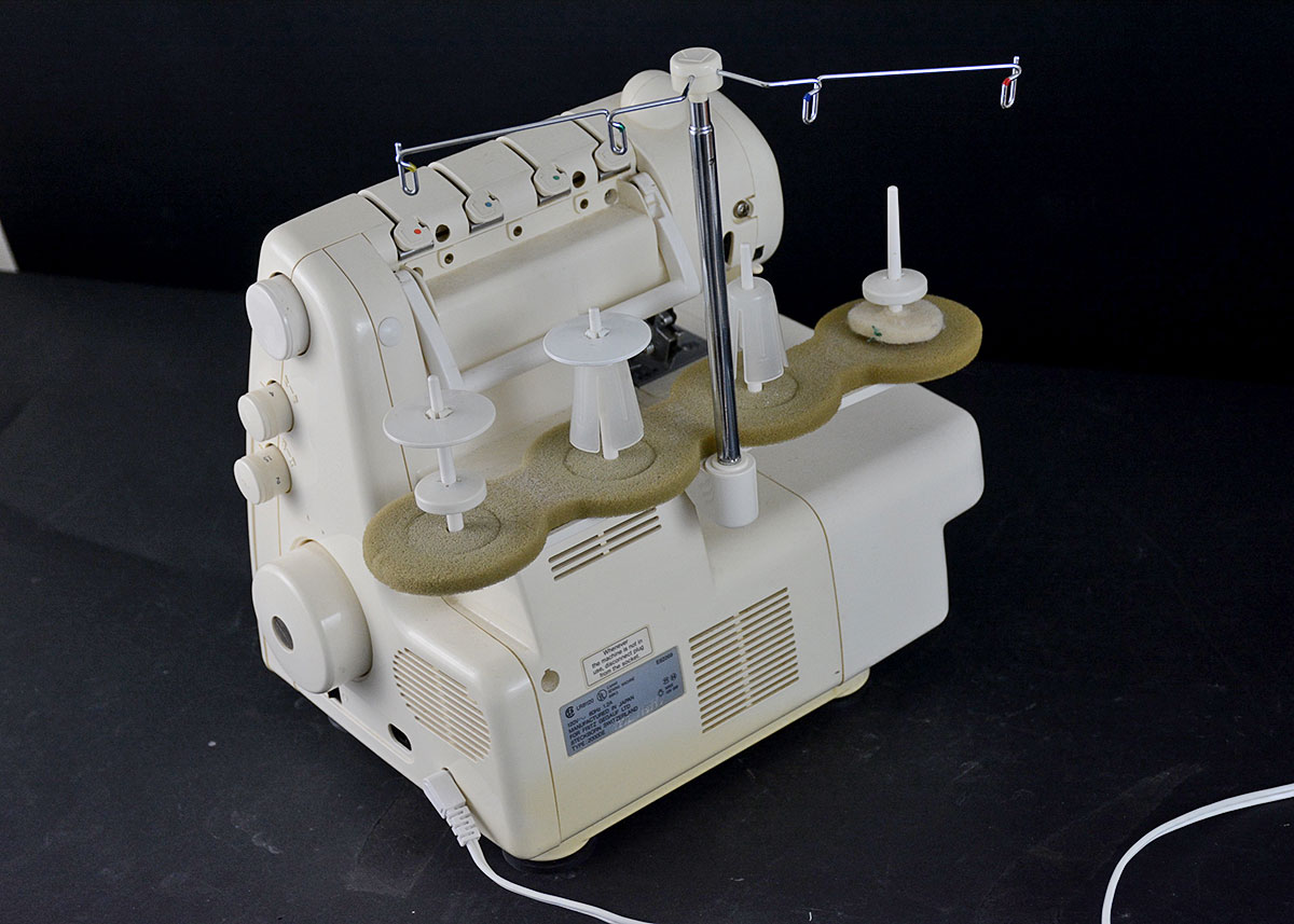 Bernina 2000DE Serger