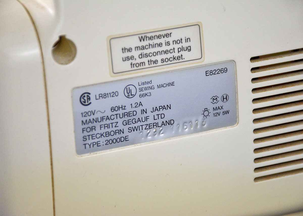 Bernina 2000DE Serger