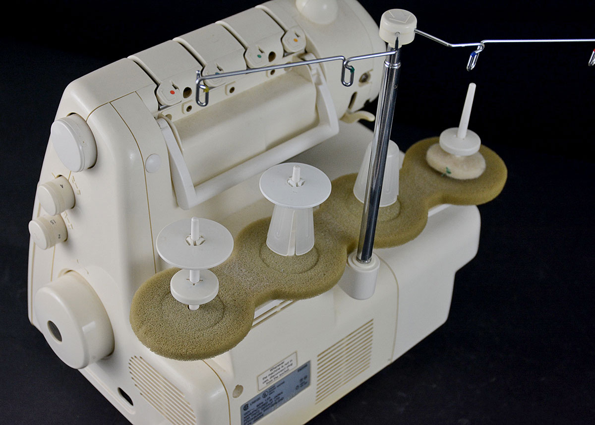 Bernina 2000DE Serger