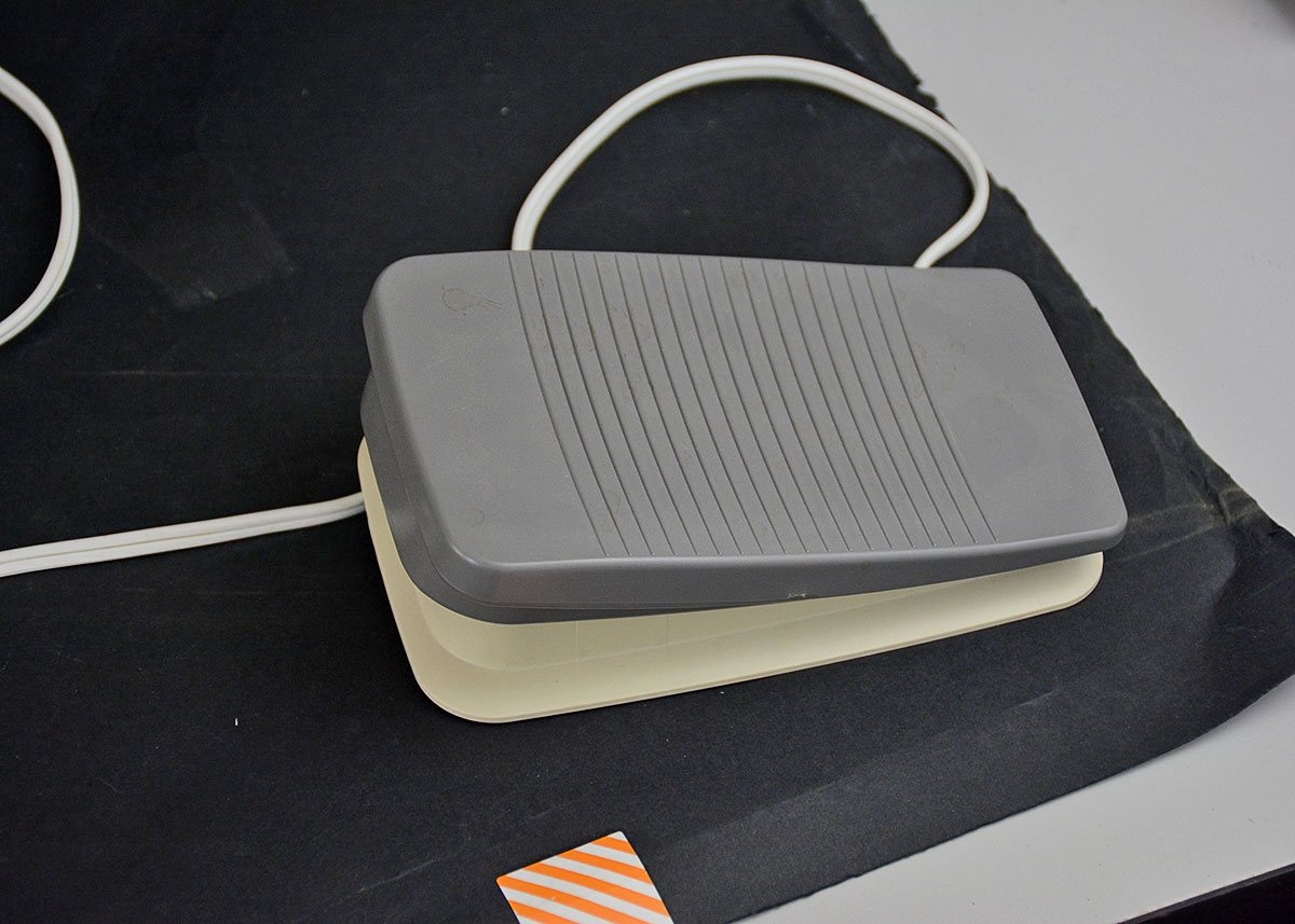 Bernina 2000DE Serger