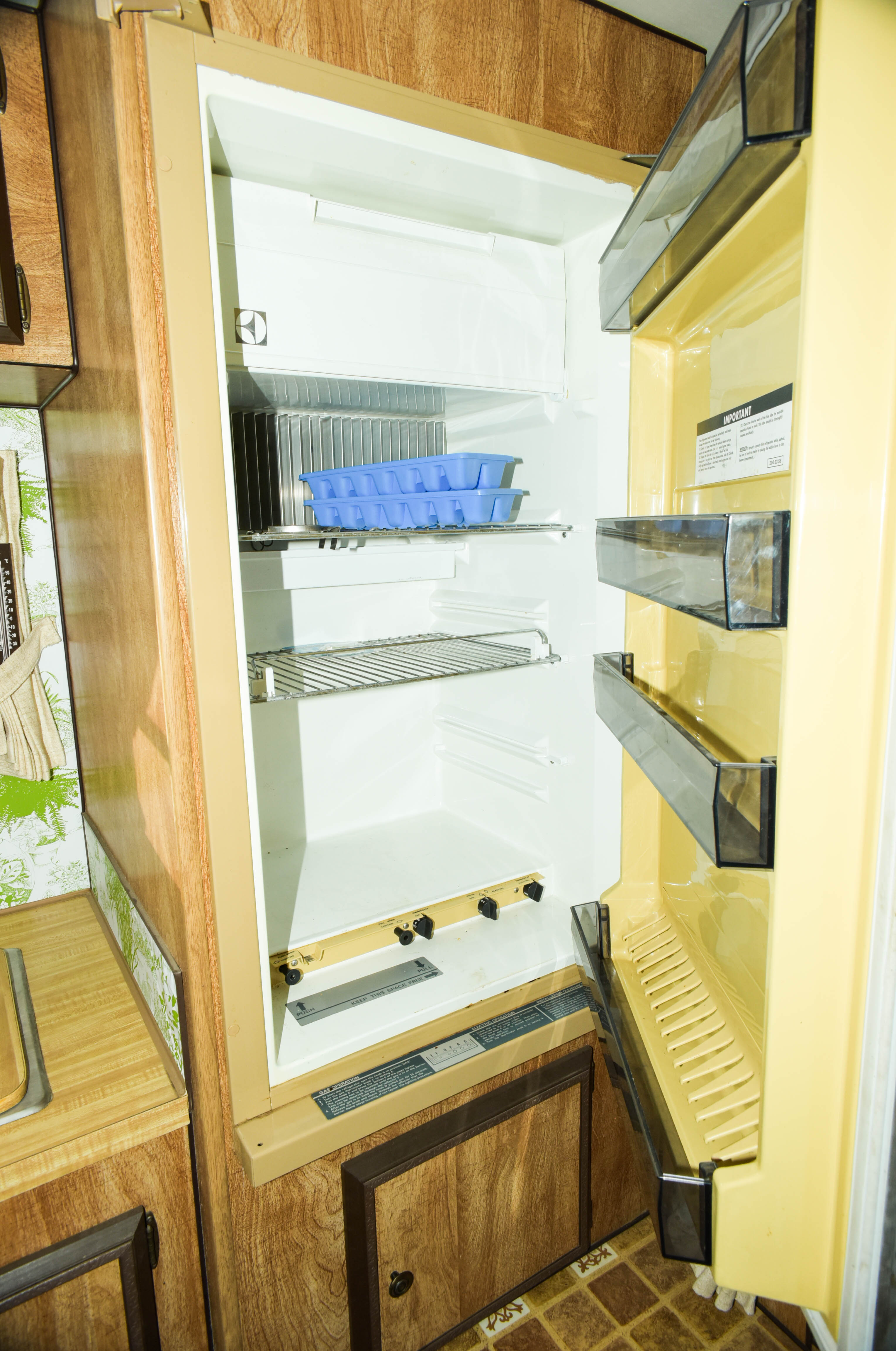 1973 Ford F350 Pickup and 1978 Mitchell Over-Cab Camper