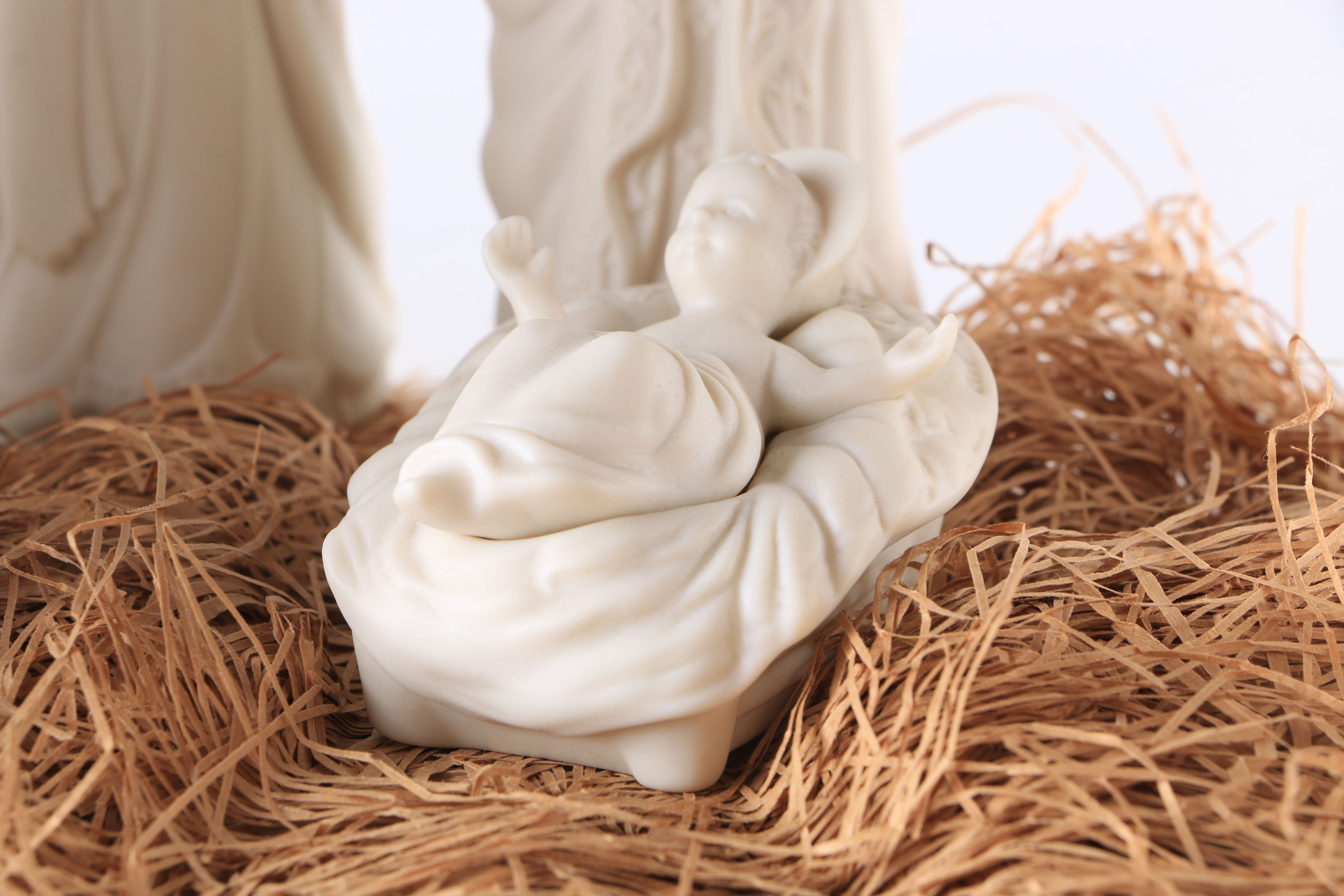 Lenox China 2000 Bisque Porcelain Commemorative Nativity Set