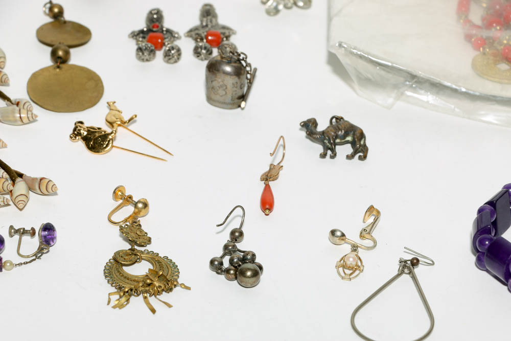 Collection of Assorted Jewelry