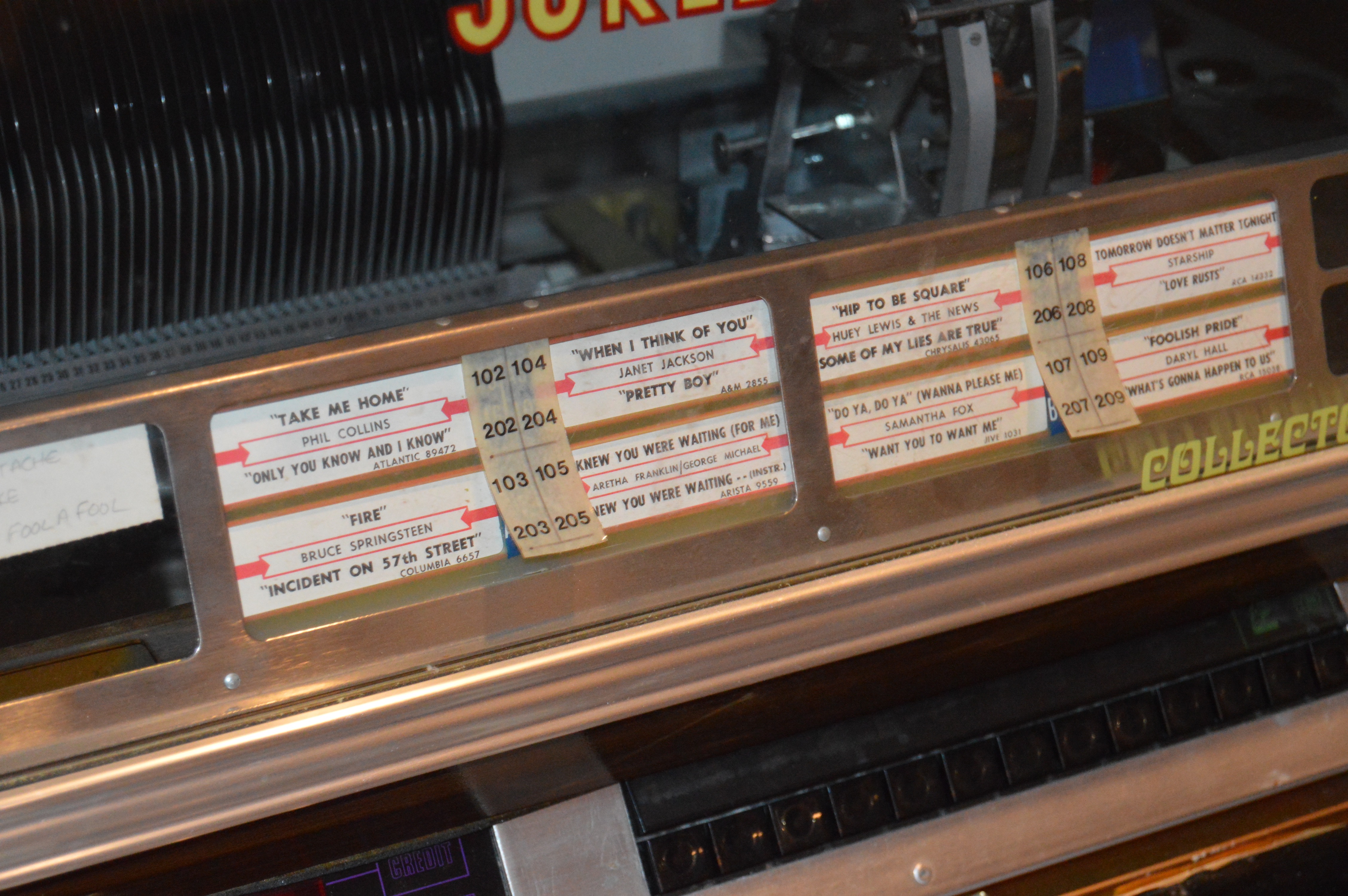 Vintage Replica of Wurlitzer Jukebox