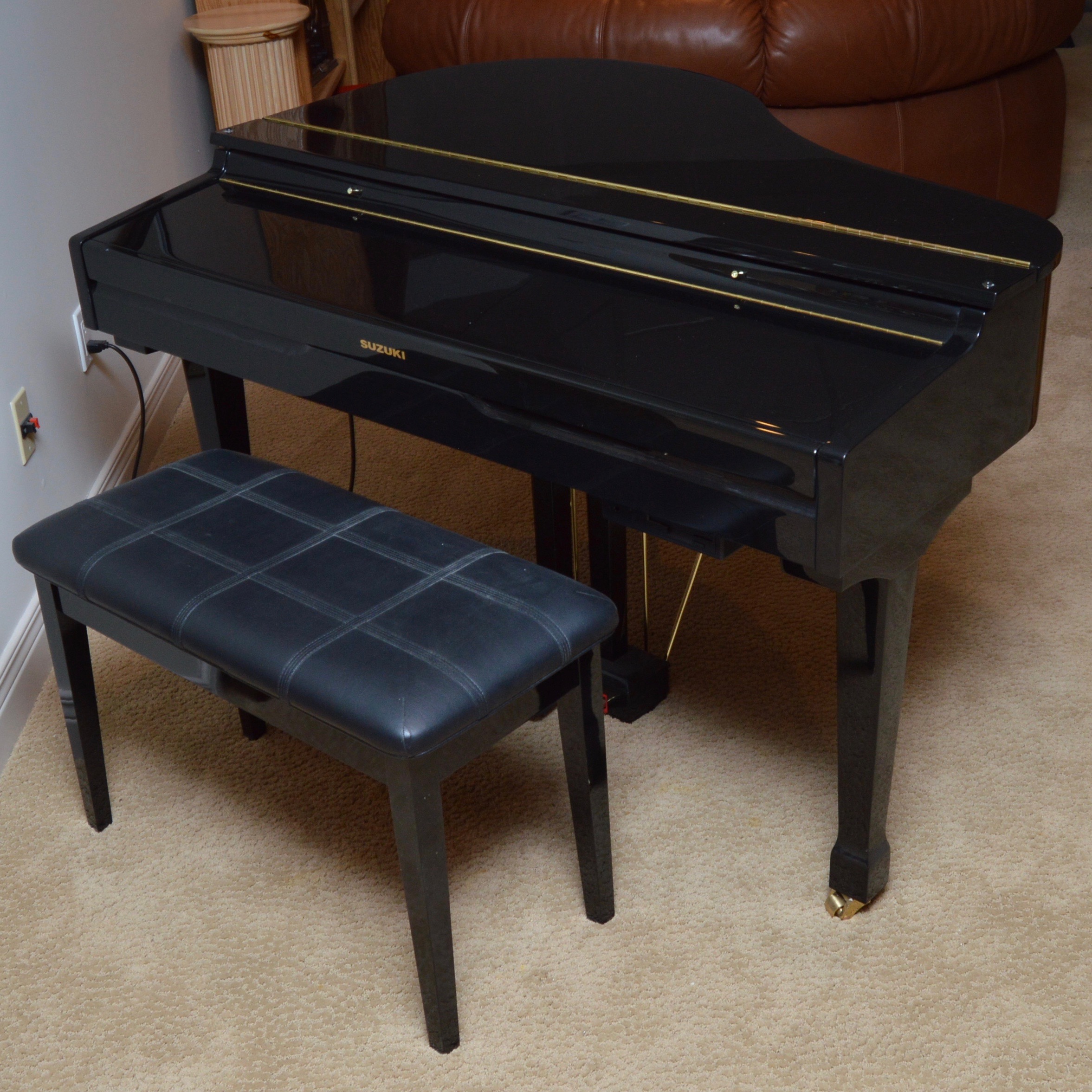Suzuki HG-425e Mini-Grande Ensemble Piano