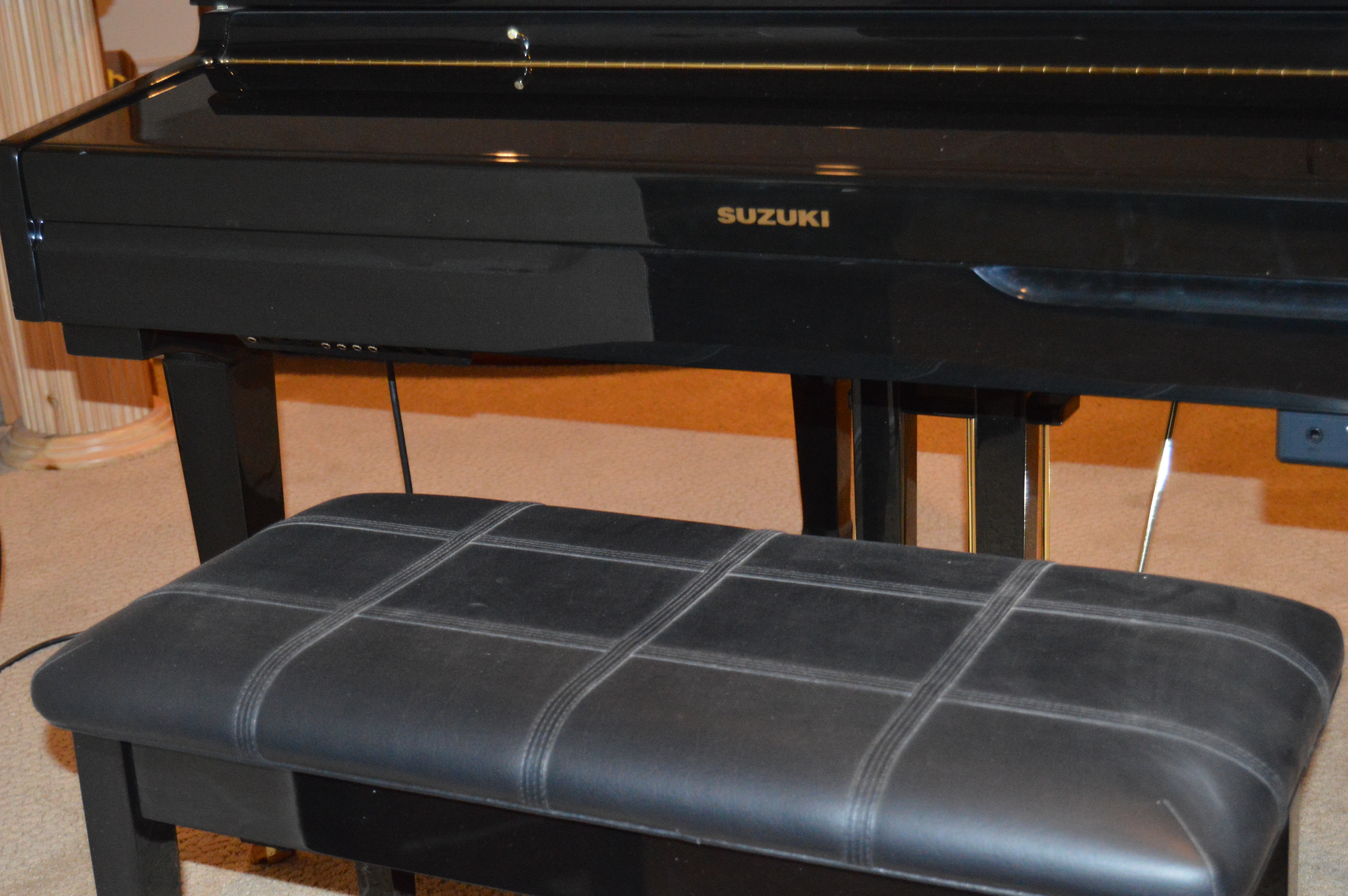 Suzuki HG-425e Mini-Grande Ensemble Piano