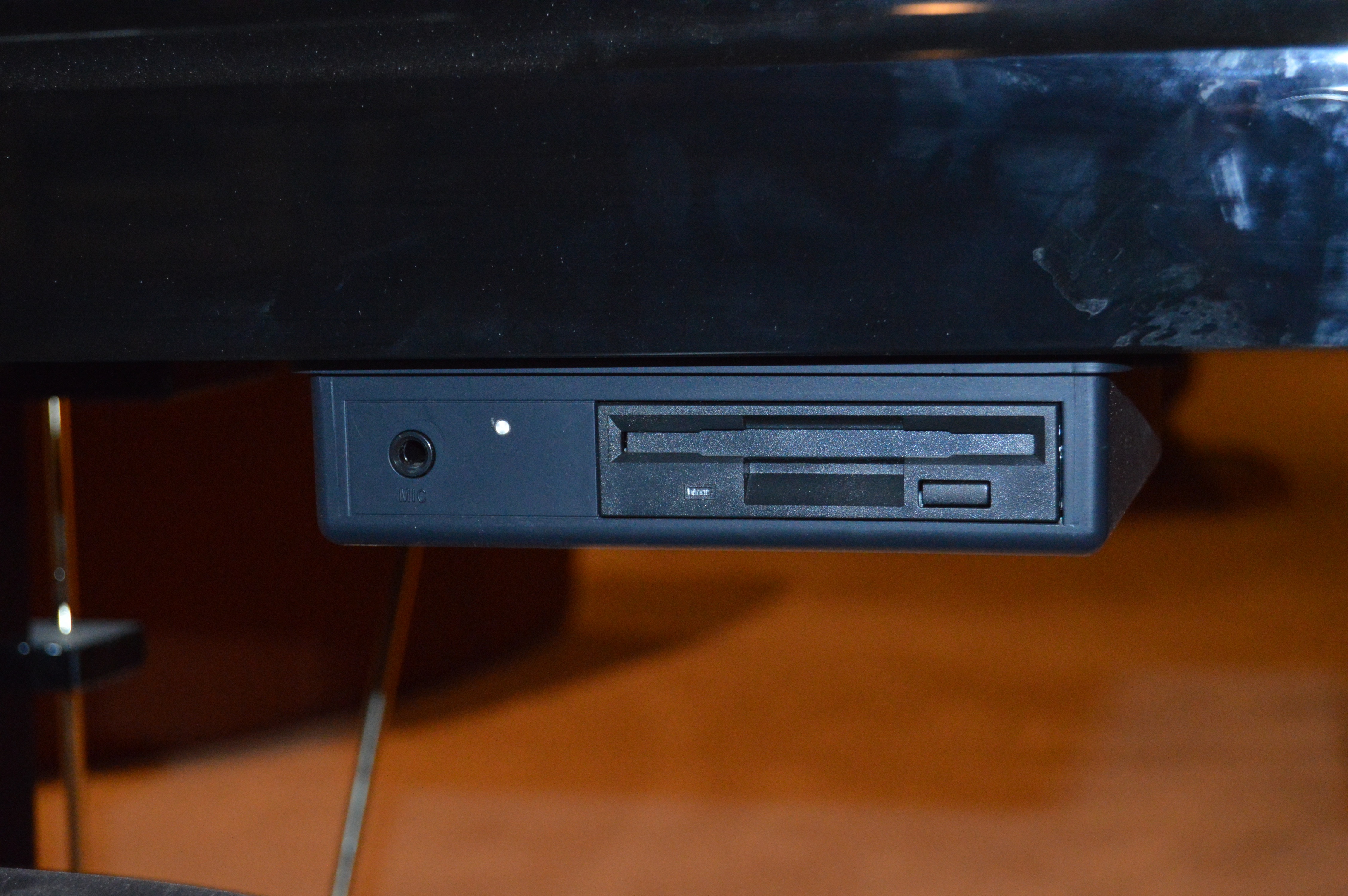 Suzuki HG-425e Mini-Grande Ensemble Piano