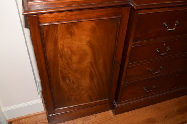 Vintage Chippendale Style Flame Mahogany Veneer Breakfront China Cabinet