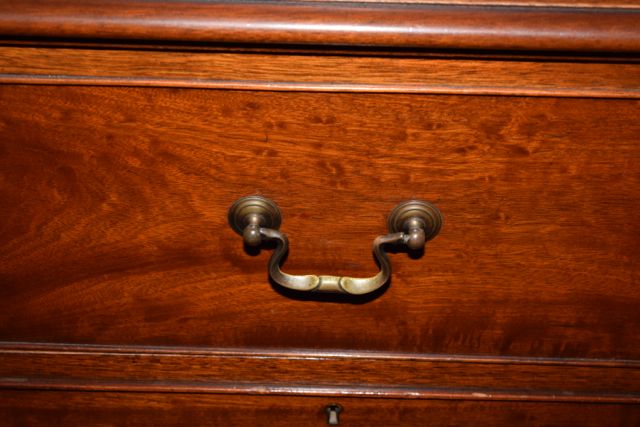 Vintage Chippendale Style Flame Mahogany Veneer Breakfront China Cabinet