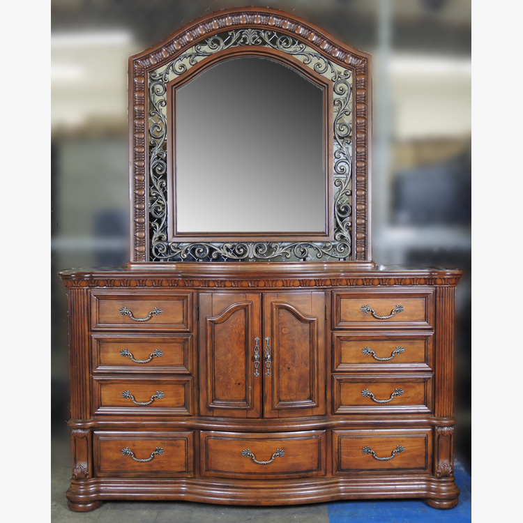 Flexsteel Wynwood Dresser with Mirror