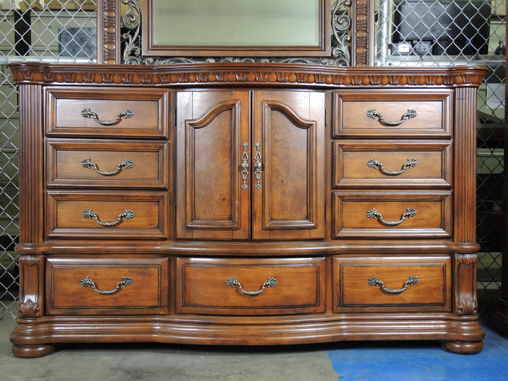 Flexsteel Wynwood Dresser with Mirror