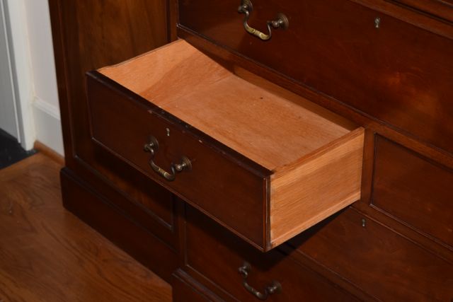 Vintage Chippendale Style Flame Mahogany Veneer Breakfront China Cabinet