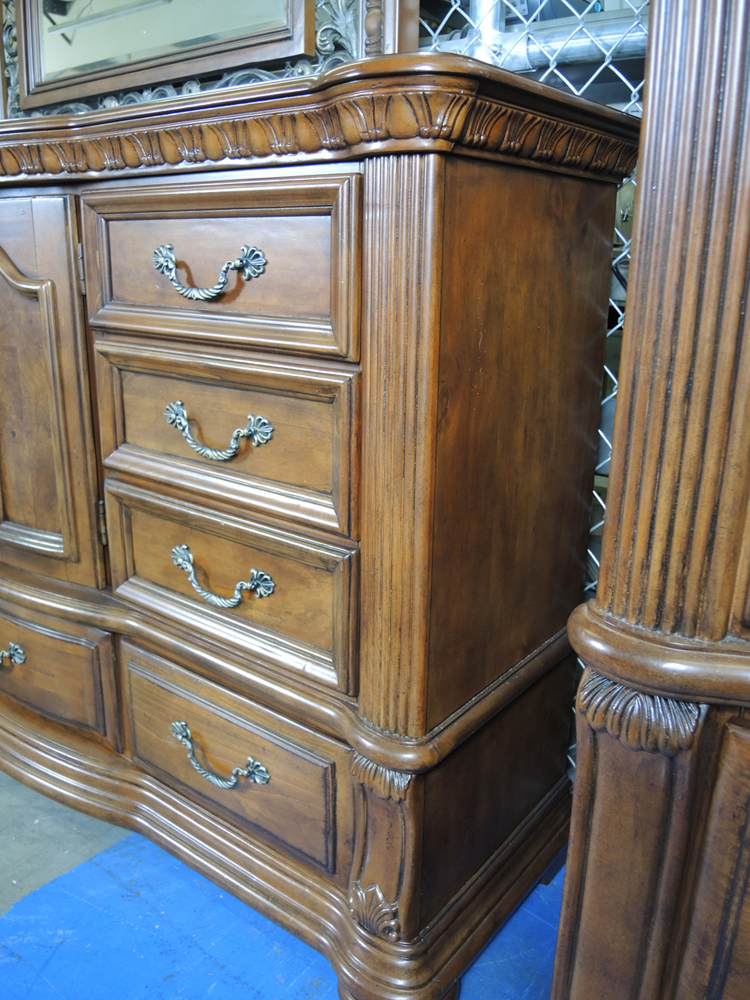 Flexsteel Wynwood Dresser with Mirror