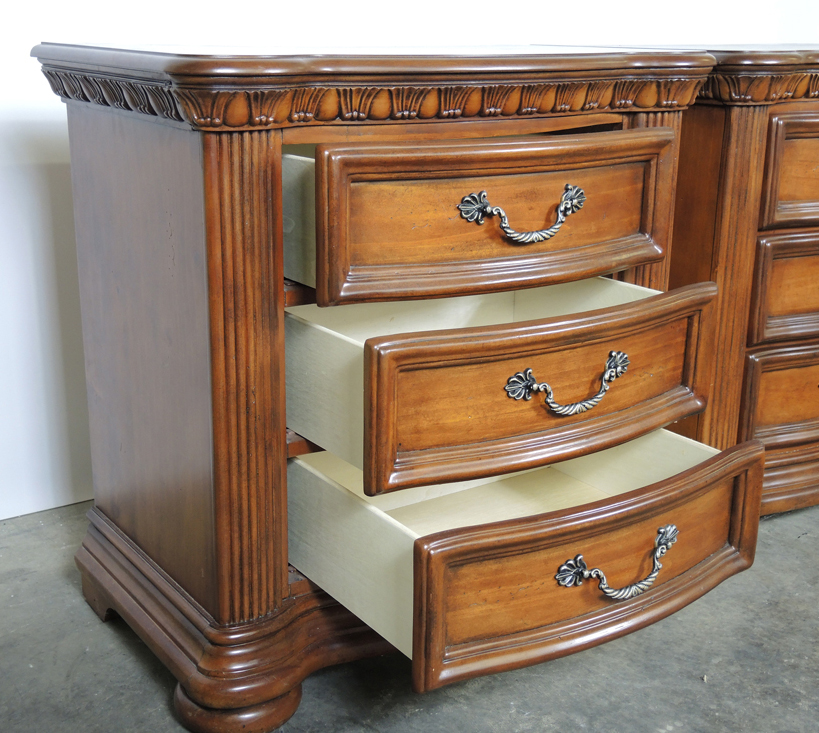 Pair of Flexsteel Wynwood Bed Side Tables