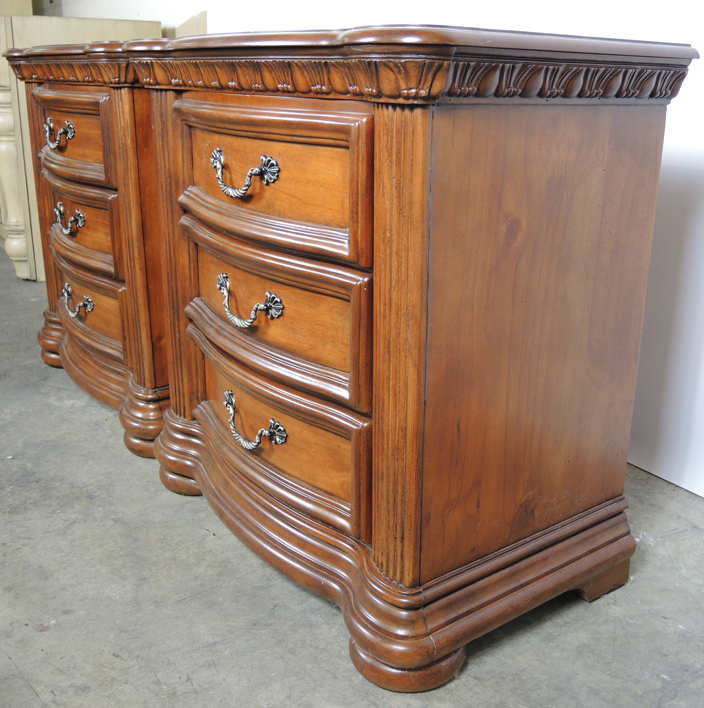 Pair of Flexsteel Wynwood Bed Side Tables