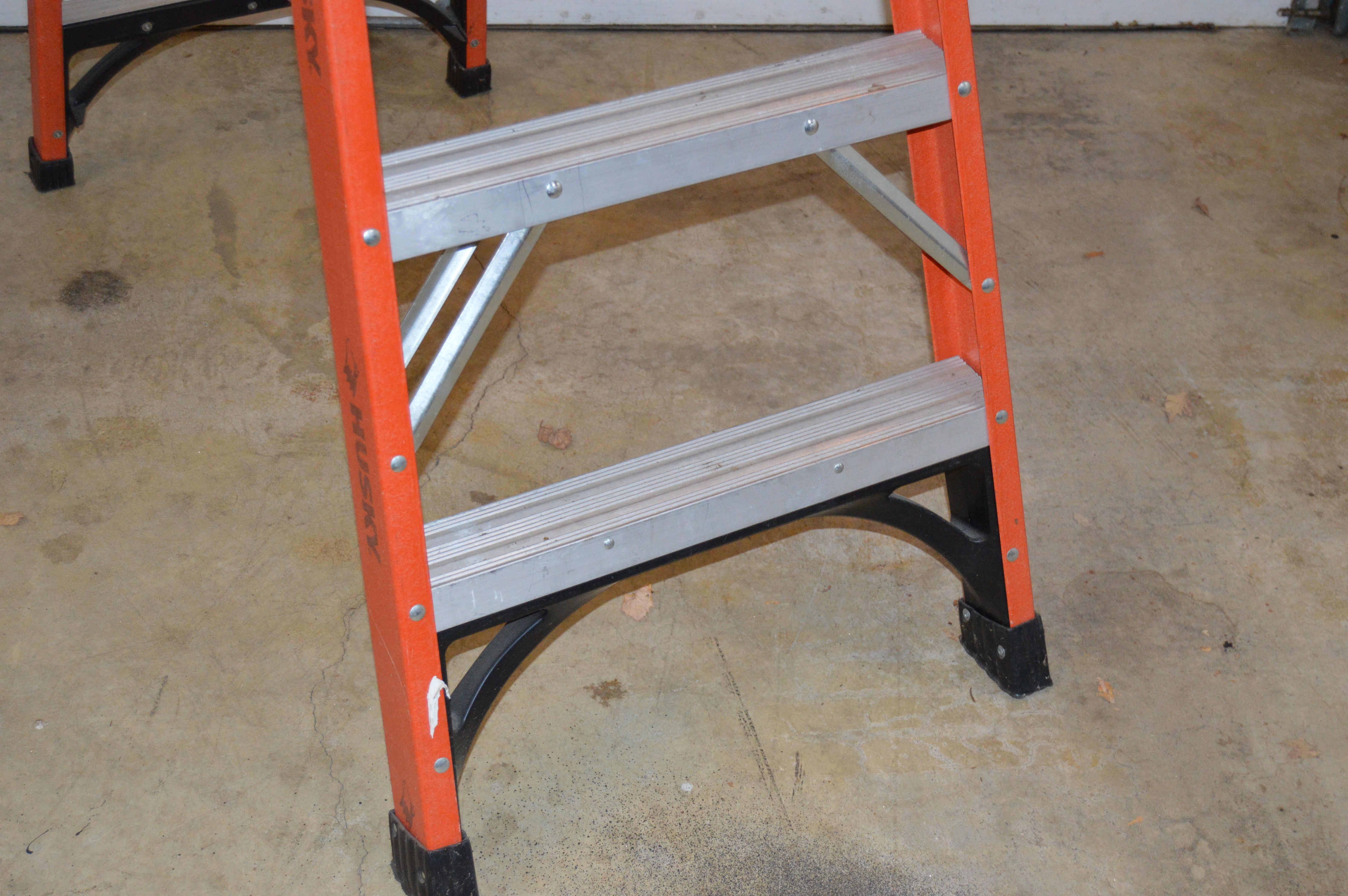 8 Aluminum "Husky" Step Ladder