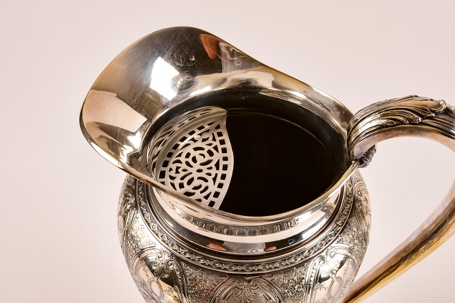 Wilcox Silver Plate Co. "Paisley" Pitcher with Lid