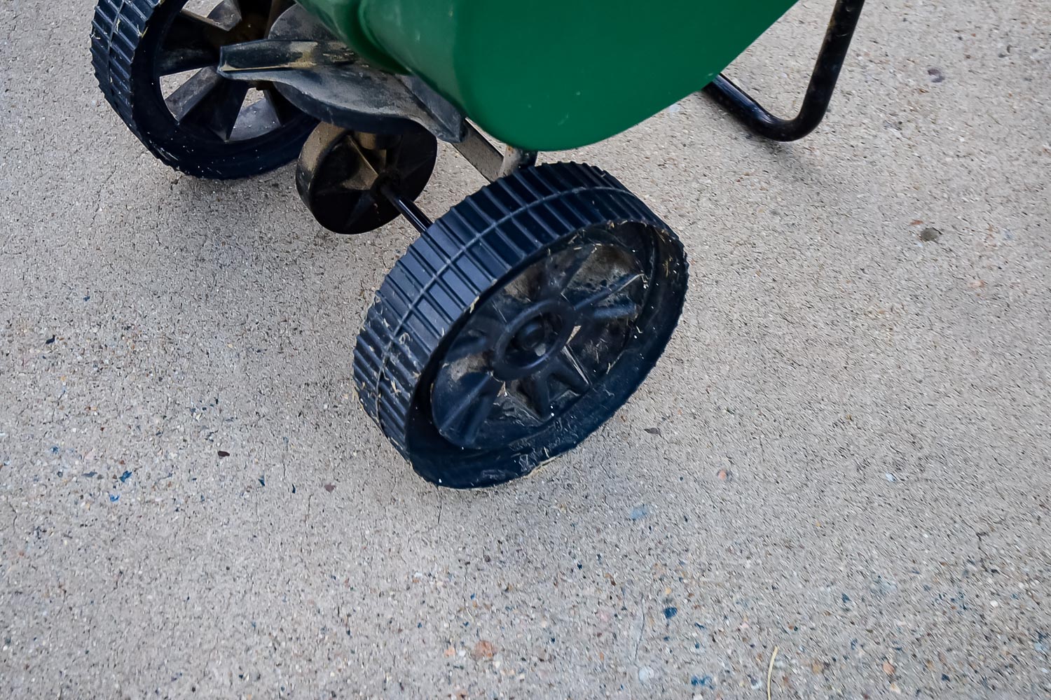 Vigoro 4300 Broadcast Spreader