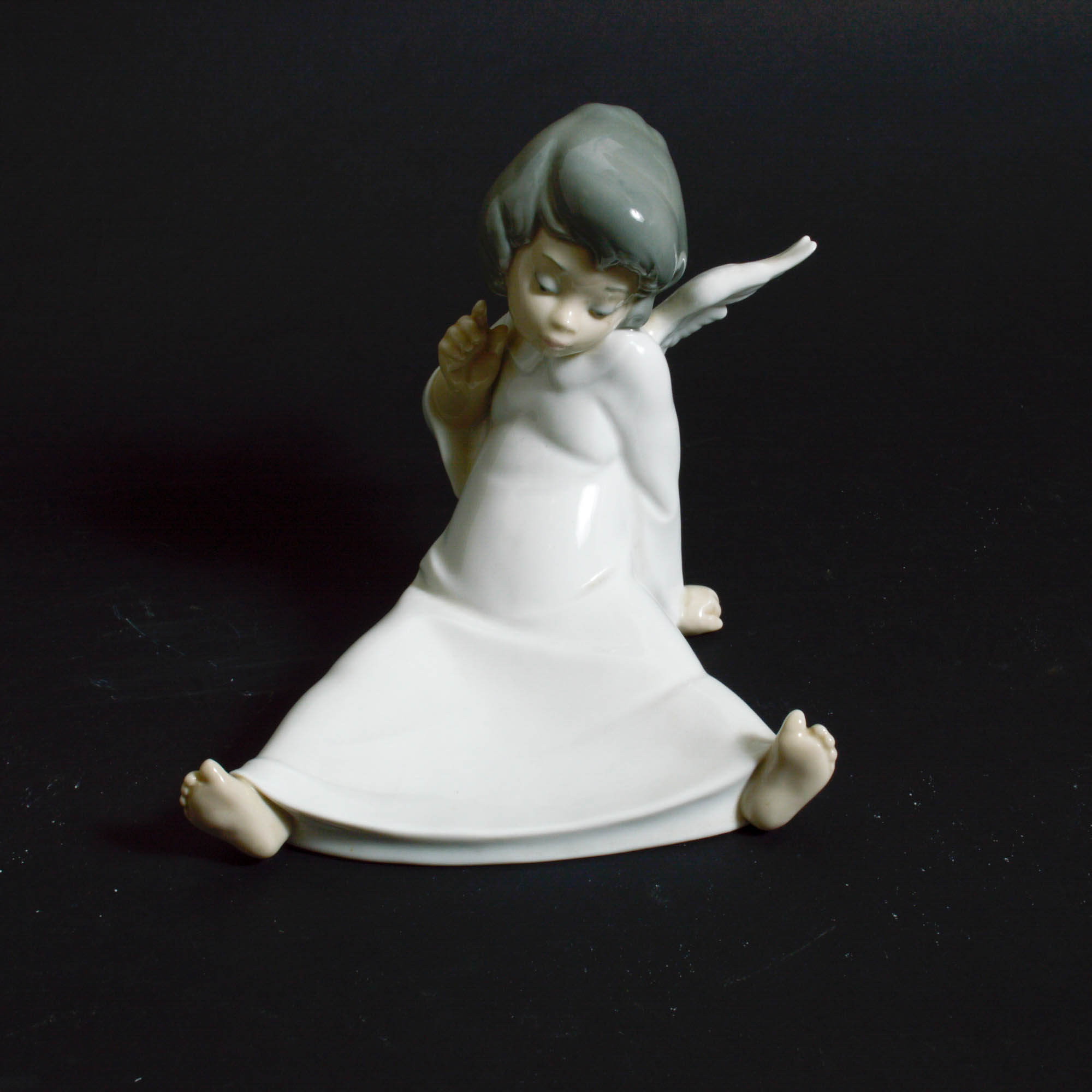 Lladró "Angel Wondering" Porcelain Figurine
