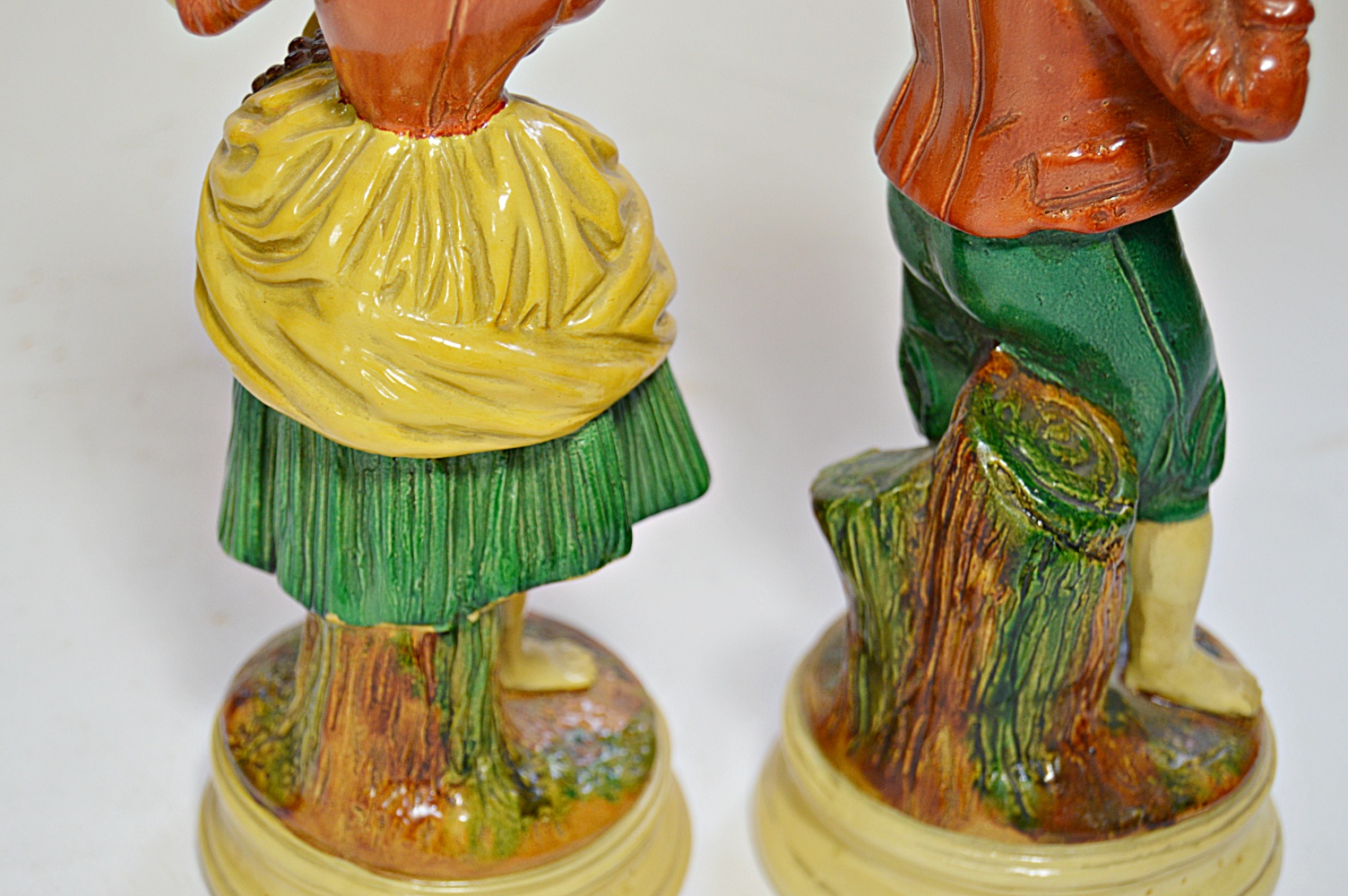 Pair of Vintage Italian Chalkware Figurines