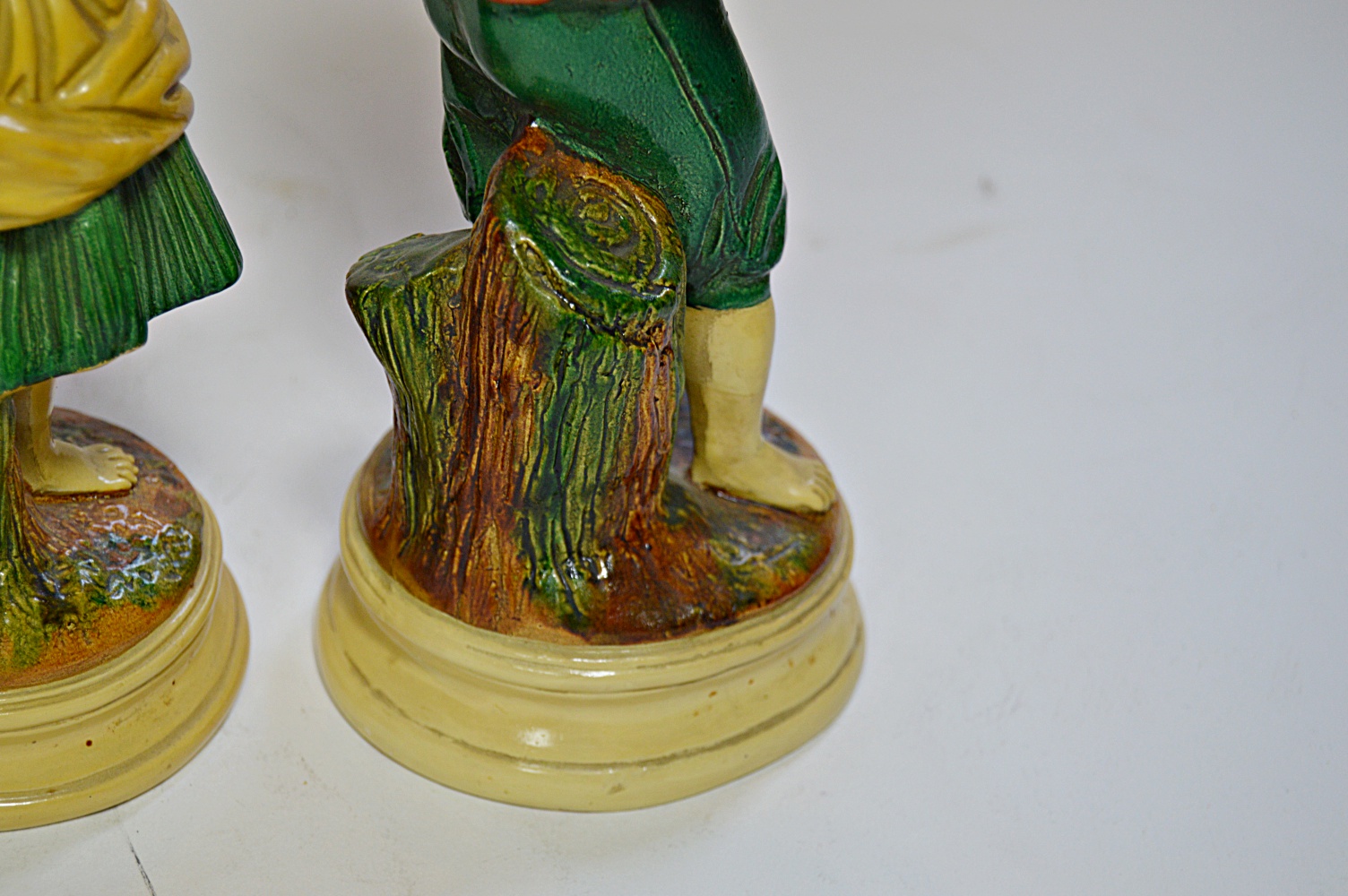 Pair of Vintage Italian Chalkware Figurines