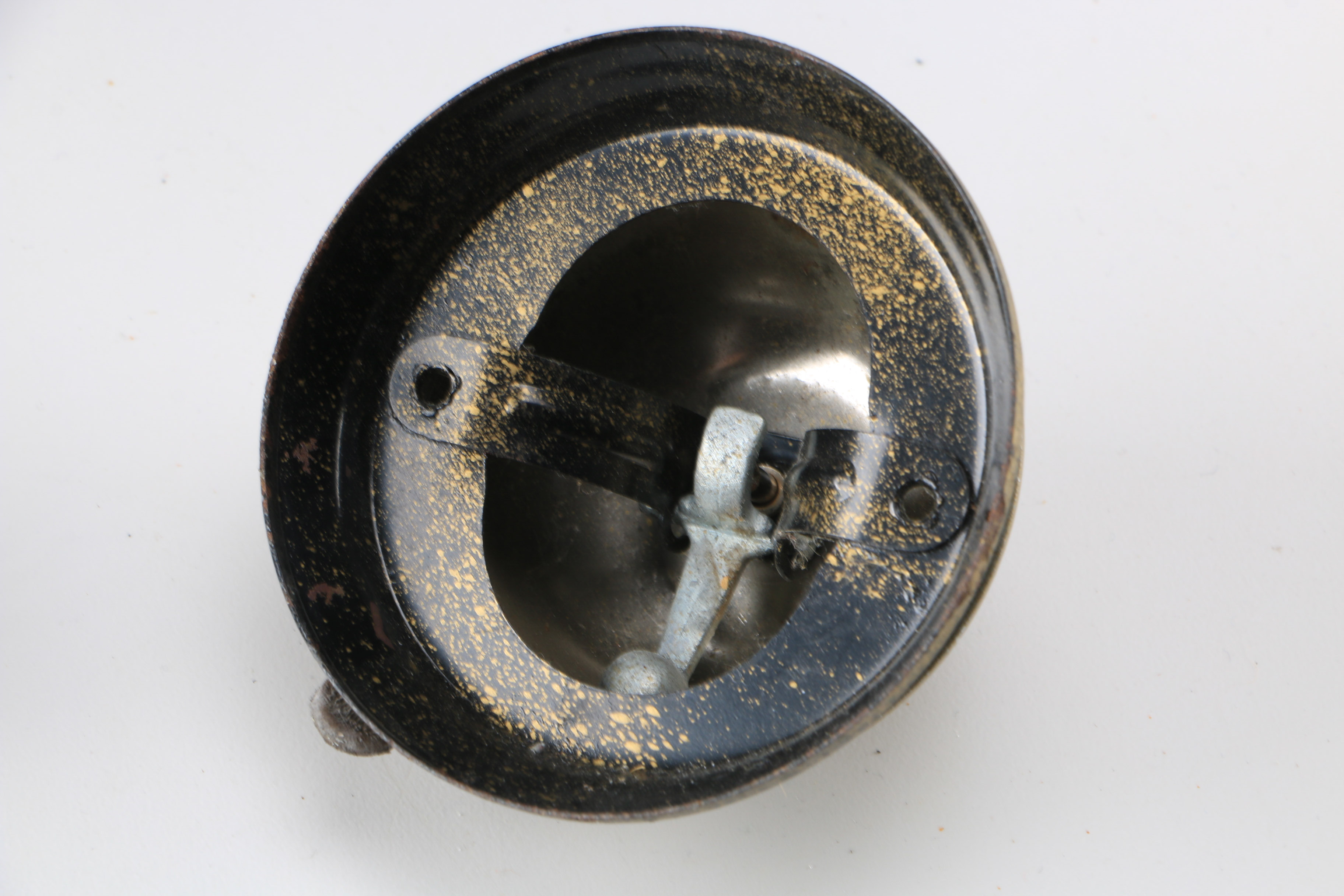 Metal Décor including Heritage Knight Radio